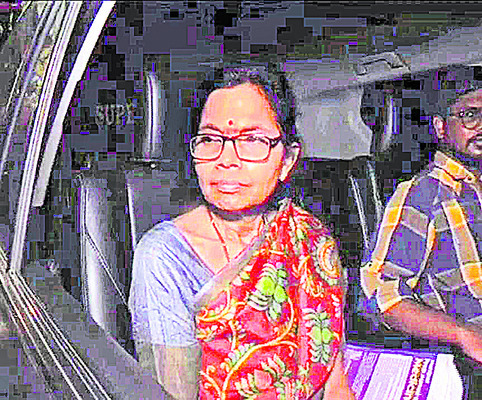 గుంటూరు డీఆర్‌ఎంగా సుథేష్ఠ సేన్‌ బాధ్యతల స్వీకరణ 1