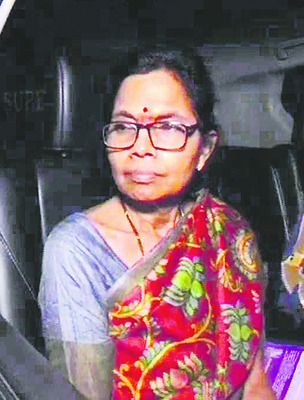 పోలీస్‌ విచారణకు హాజరైన డాక్టర్‌ ప్రభావతి 
2