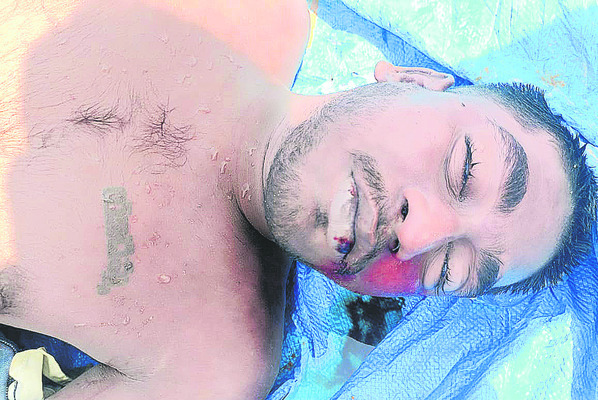శివలింగం వద్ద నాగుపాము  4