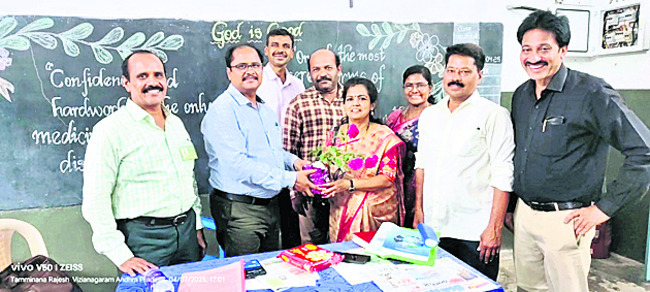 8 క్వింటాళ్ల పీడీఎస్‌ బియ్యం పట్టివేత2