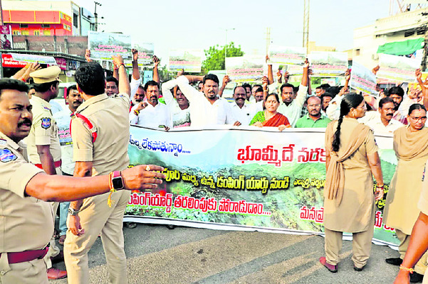 స్మార్ట్‌ సిటీ ప్రాజెక్టులపై కేంద్ర మంత్రి ఆరా
1