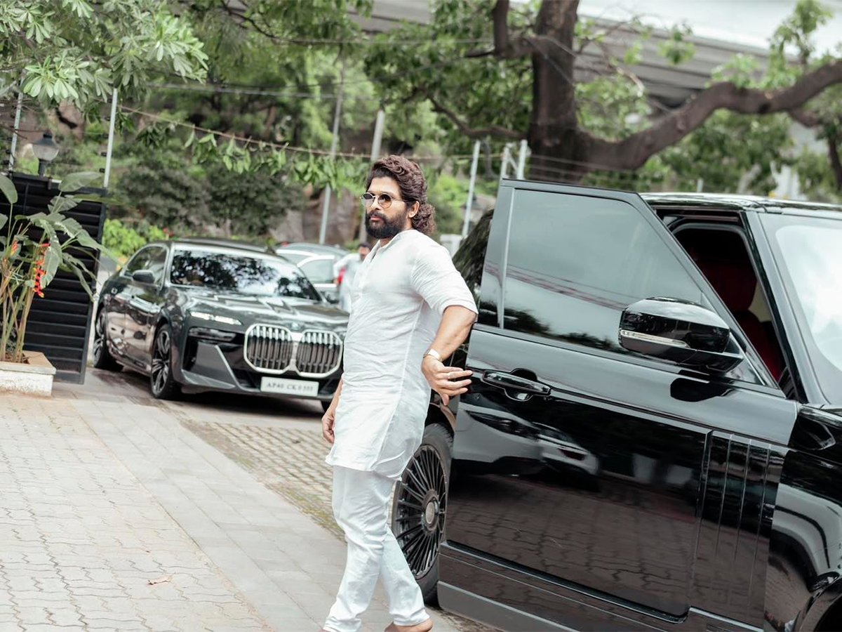 Icon Star Allu Arjun Birthday Special Photos Trending Now4