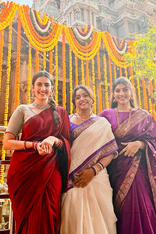 Niharika, Vithika And Bhargavi Ambati at Bhadrachalam Temple on Sri Rama Navami Photos2