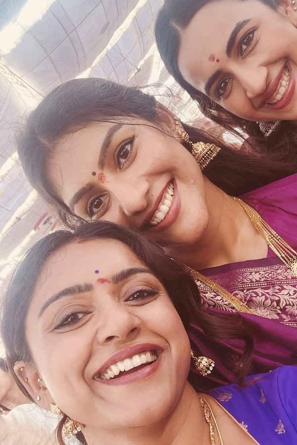 Niharika, Vithika And Bhargavi Ambati at Bhadrachalam Temple on Sri Rama Navami Photos7
