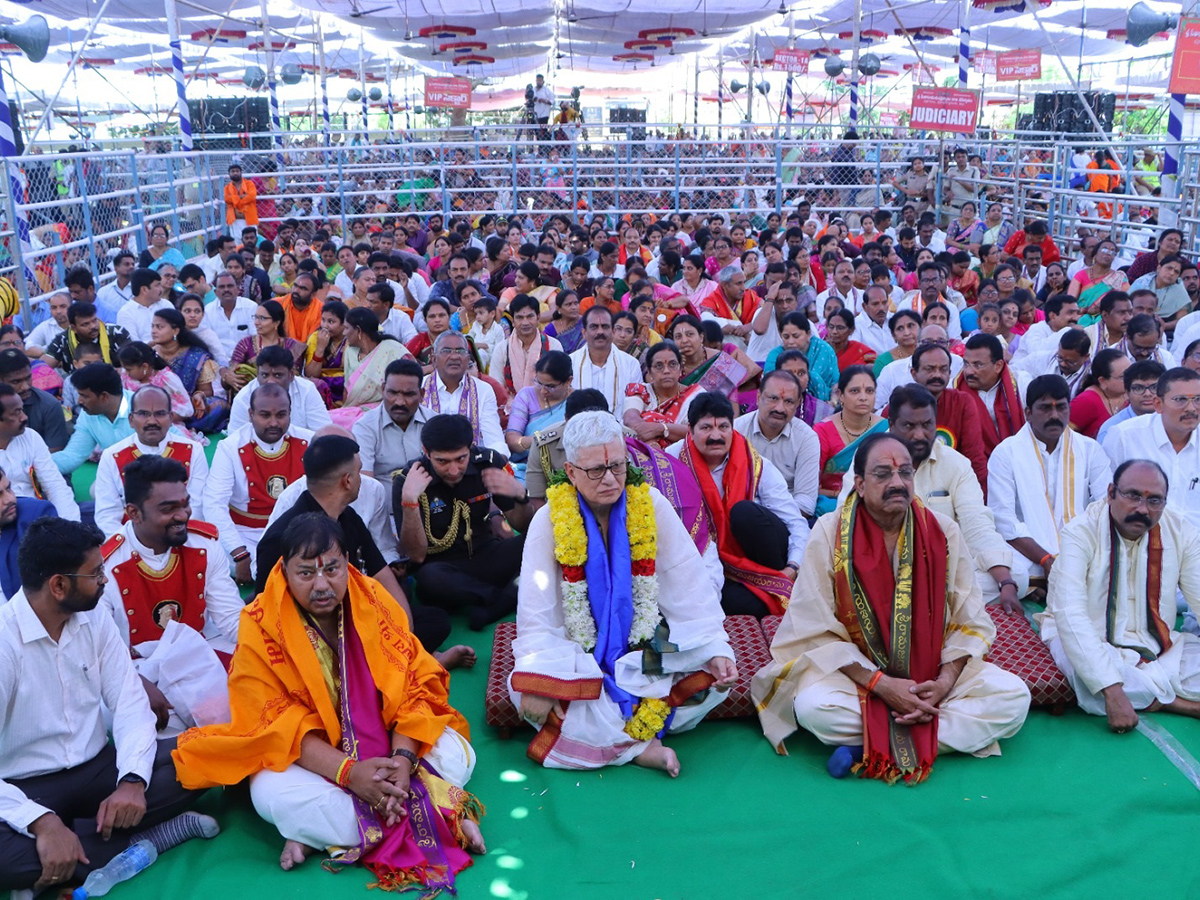 భద్రాచలం : వైభవోపేతంగా రామయ్యకు పట్టాభిషేకం (ఫొటోలు) | Sri Rama Navami ...