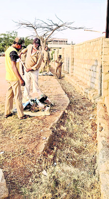 బతుకమ్మకుంటలో పారిశుద్ధ్య పనులు1
