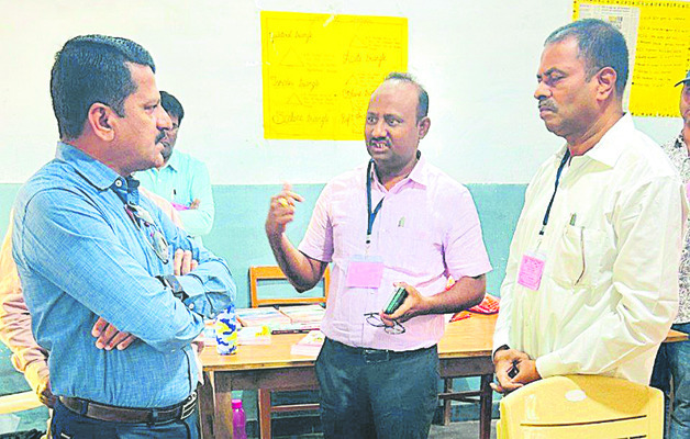 ఖేడ్‌ తహసీల్దార్‌గా  హసీనాబేగం
1