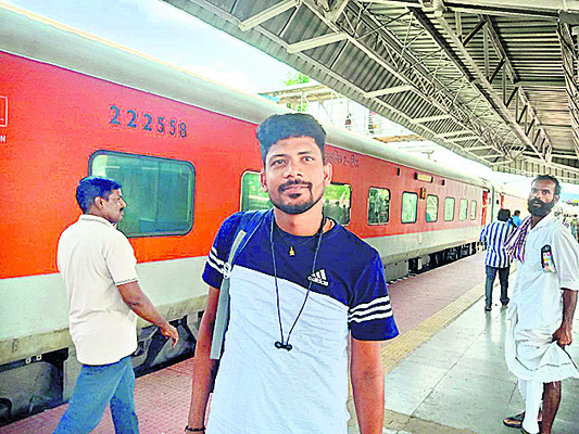   ఆకలితో అలమటించాం.. 
1