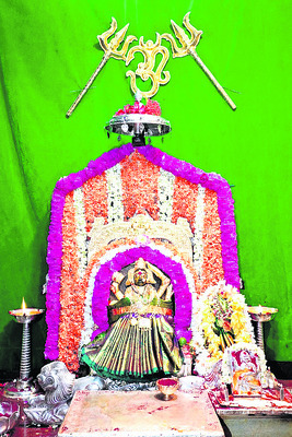 పుష్పాలంకరణలో పైడితల్లి3