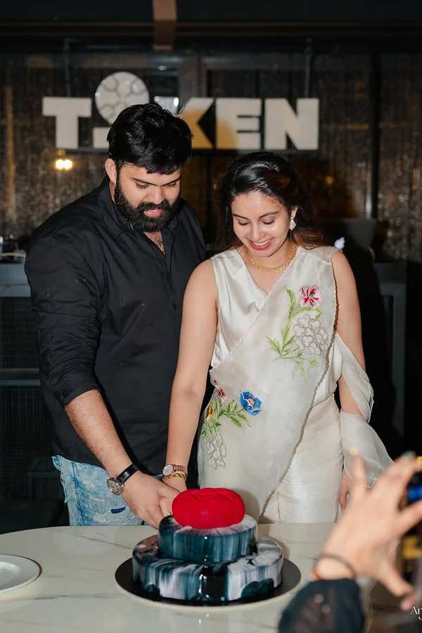 Actress Abhinaya Enjoying Bachelor Party With Friends Photos VIral9