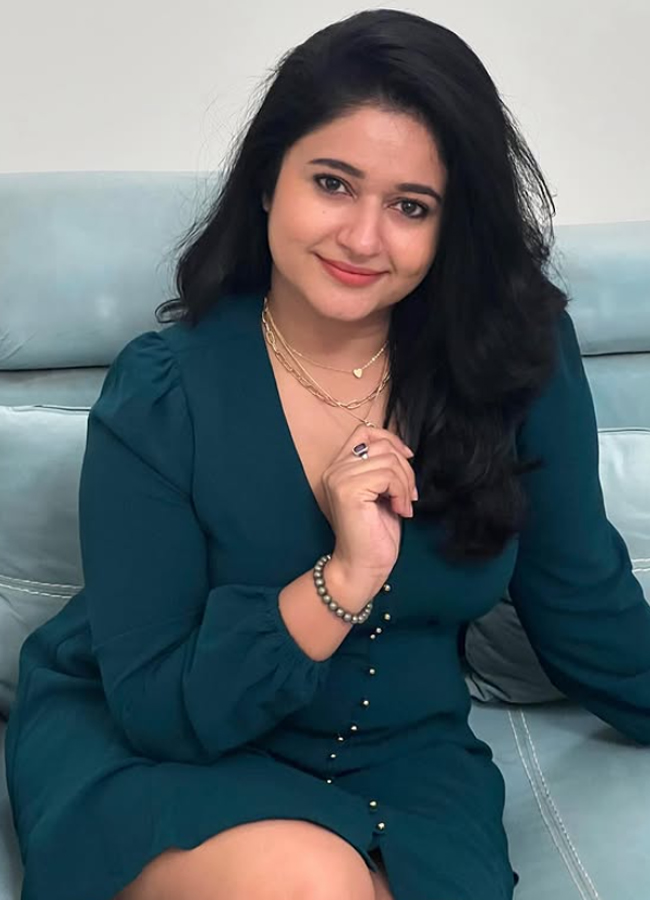 Poonam Bajwa Mind Blowing Photo Stills8
