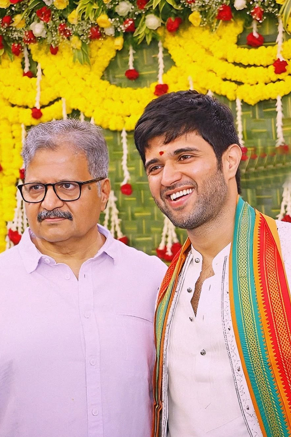 Vijay Devarakondas sweetest birthday wish for Father Devarakonda Photos7