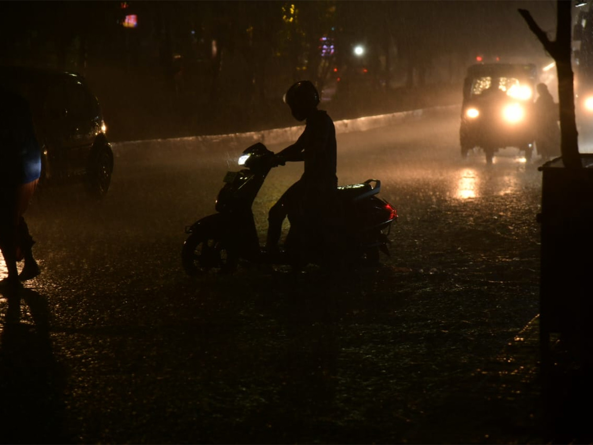 heavy rain in visakhapatnam11
