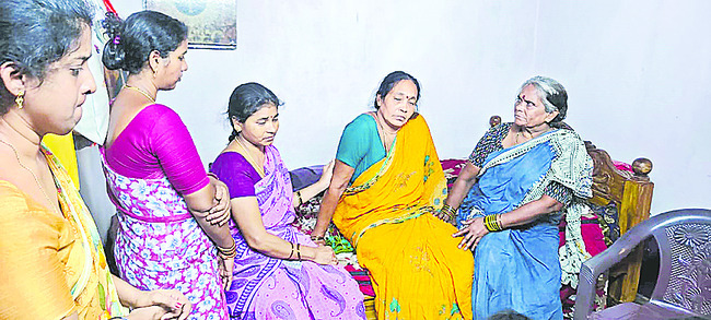 చేతికందొచ్చి.. మృత్యు తీరానికి చేరి..1