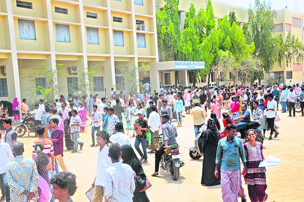 సజావుగా పాలిసెట్‌ 1