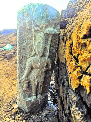 బయల్పడిన పురాతన శిలాశాసనం 1