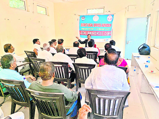 చట్టాలపై అవగాహన ఉండాలి1