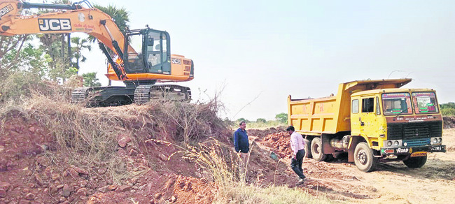 పట్టుకున్నారు.. వదిలేశారు..!1