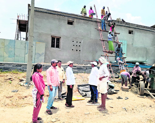 కంచి పీఠాధిపతికి మహానందీశుని ప్రసాదాలు 1