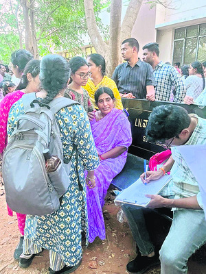 ఆశలు చిదిమేసి.. ఆప్తులను వదిలేసి.. 1