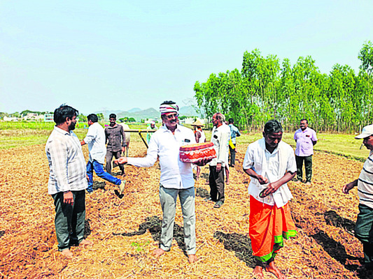 త్రుటిలో తప్పిన ప్రమాదం 2