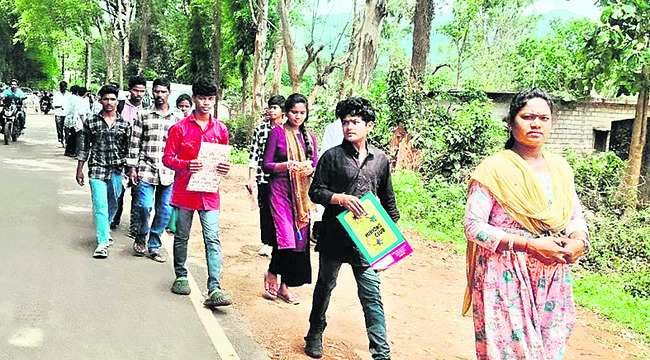 ప్రశాంతంగా పాలిటెక్నిక్‌ ప్రవేశ పరీక్ష 1