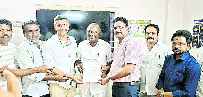కళాక్షేత్రాన్ని సందర్శించిన మాజీ ఎంపీ బెల్లాన 2