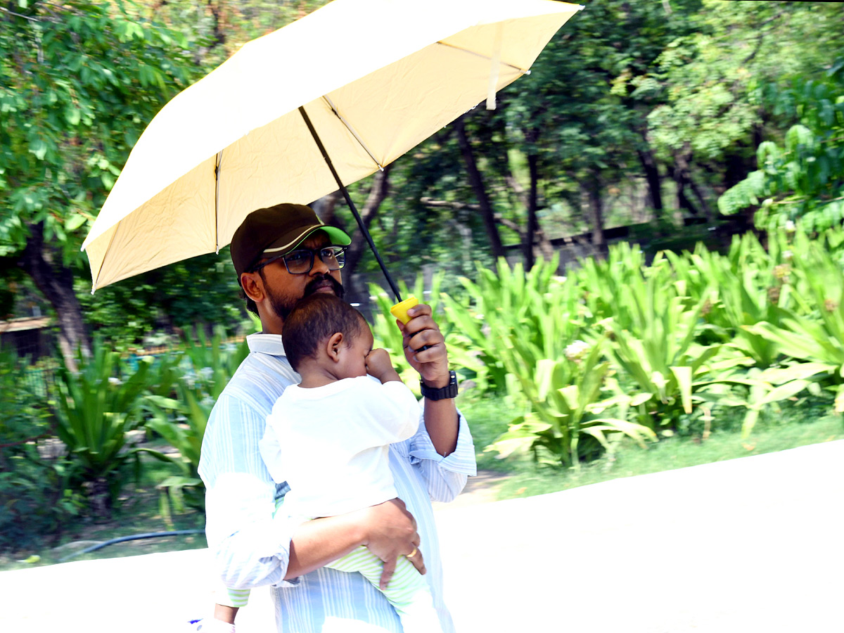 Tourists Throng To Nehru Zoological Park Photos11