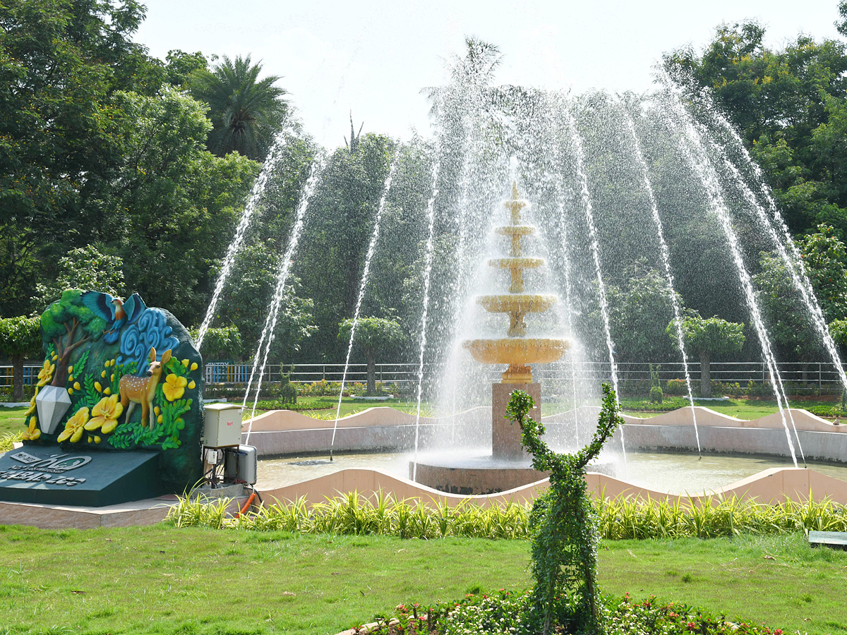 Tourists Throng To Nehru Zoological Park Photos3