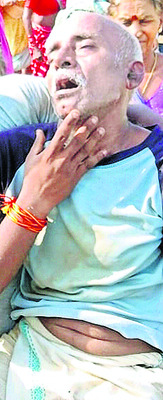 వేతనదారులకు నీడ కరువు..! 2