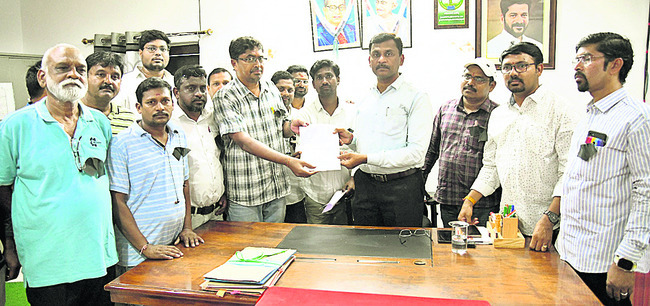 పత్రిక స్వేచ్ఛపై దాడి1