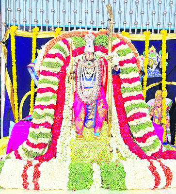 సూర్య, చంద్ర ప్రభలపై మెరిసిన శ్రీవారు 1