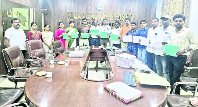 సాగులో ఆధునిక పద్ధతులు పాటించాలి
1