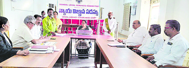 చట్టాలపై ప్రజలకు అవగాహన అవసరం
2