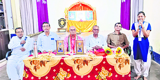 విద్యార్థులకు అభినందన1
