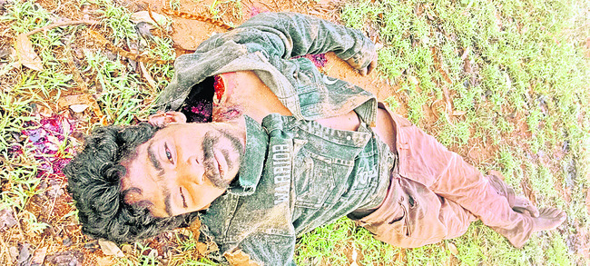 గుర్తు తెలియని వాహనం ఢీకొని వ్యక్తి మృతి
2