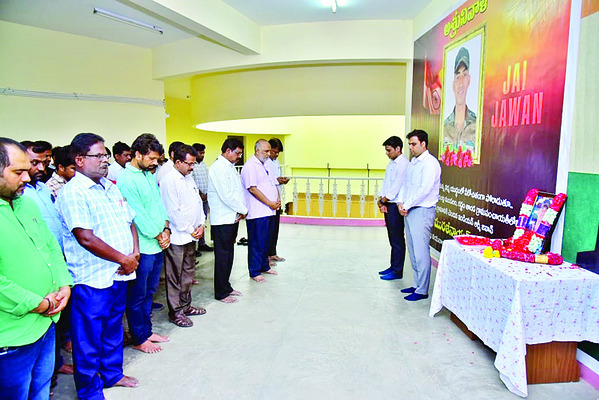 మురళీనాయక్ పోరాటం చిరస్మరణీయం1