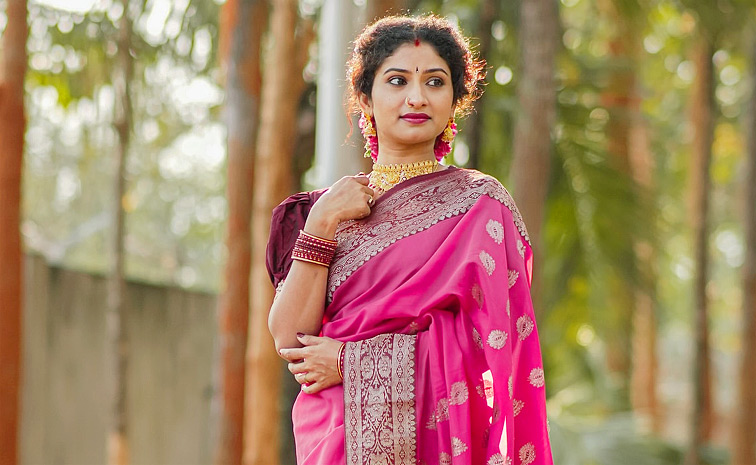 Have you seen The family of serial Actress Vishnupriya? Photos9