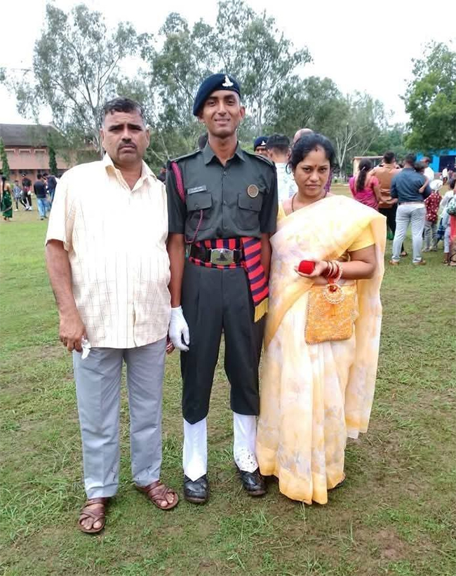 Photos Of Indian Army Jawan Murali Nayak Passed Away In Pakistan War4