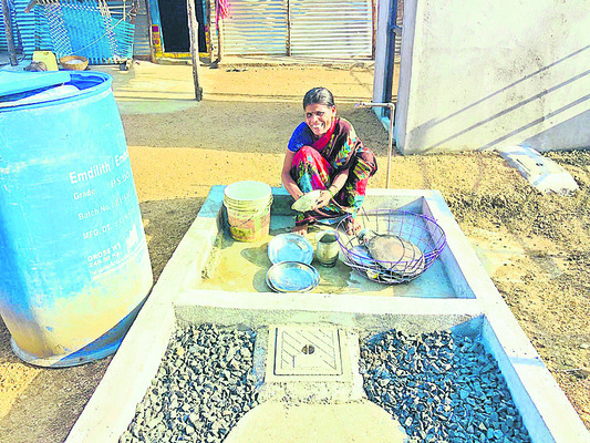 ఇంకుడుగుంతలు.. మరుగుదొడ్లు1
