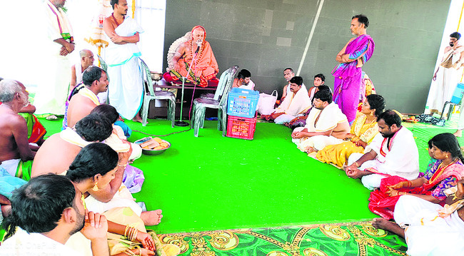 భక్తి భావాన్ని పెంపొందించుకోవాలి
1