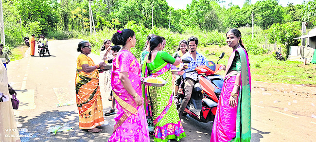 దార్రెల మహిళల ఔదార్యం1