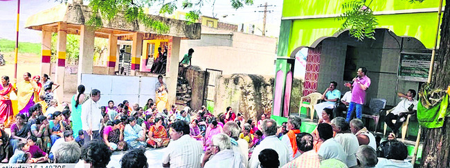 యువత రక్తదానం చేయాలి2