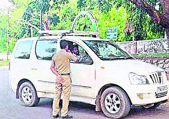 హంపీ, టీబీ డ్యాంలో హై అలర్ట్2