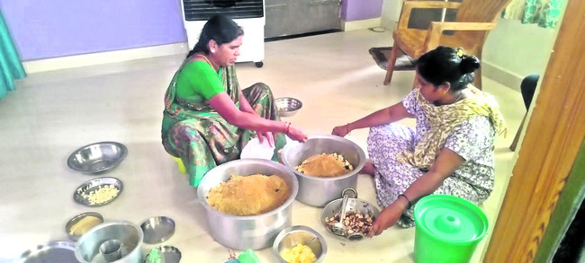 ప్రారంభమైన పచ్చళ్ల సీజన్2
