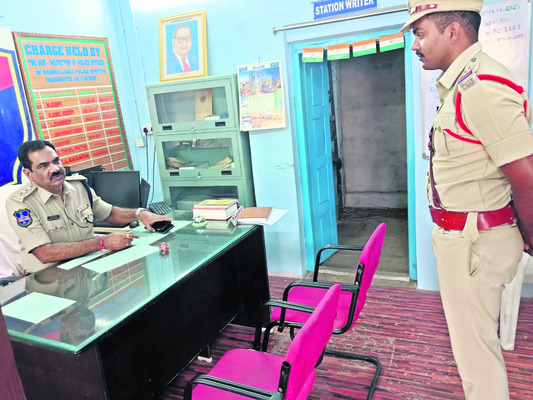 ఇటుక బట్టిని తొలగించాలని ఫిర్యాదు
1