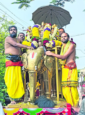 అంగరంగ వైభవం.. లక్ష్మీ చెన్నకేశవస్వామి రథోత్సవం1
