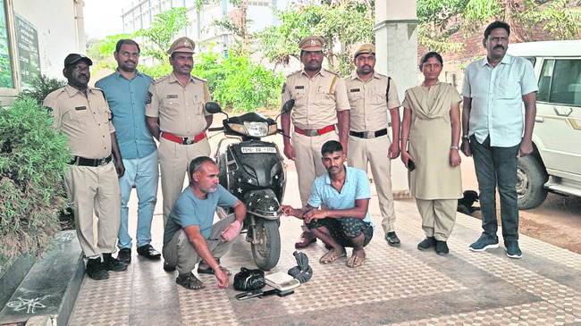 కొల్లాపూర్ ఎస్బీఐలో షార్ట్సర్క్యూట్
1