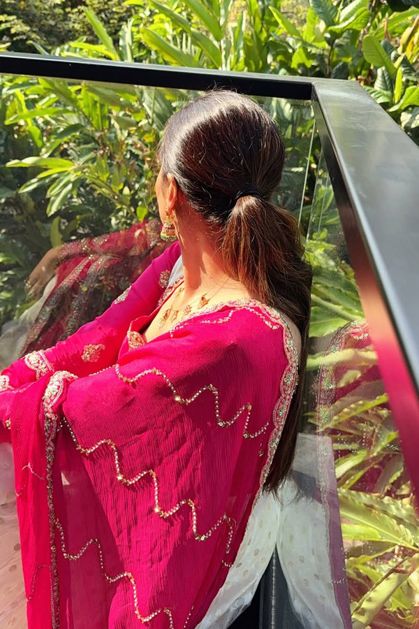 Anchor Sreemukhi Visits Tirumala Temple Photos7