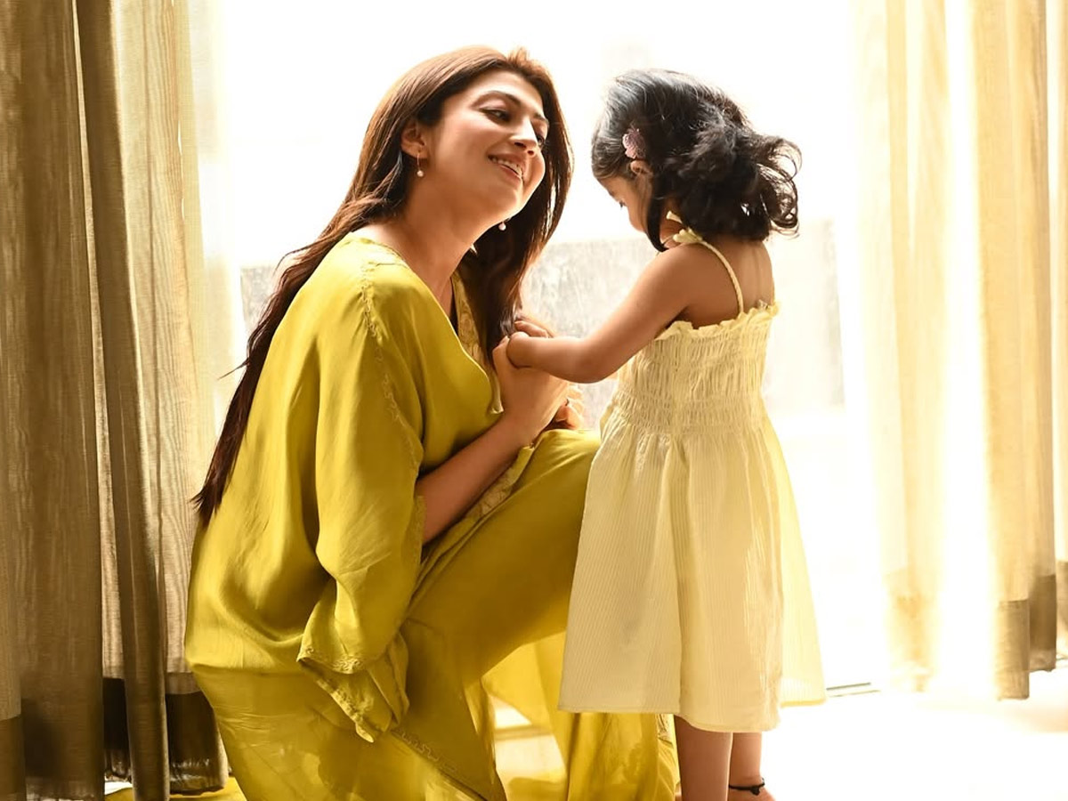 Mothers Day Special.. Have you seen Actress Pranitha children? Photos4